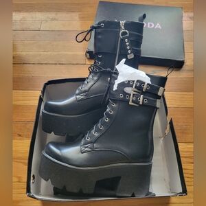 LA MODA Black Platform Combat Boots